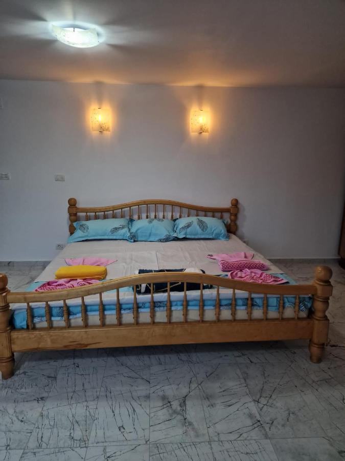 Hotel Casa Iuliana à Horezu Extérieur photo